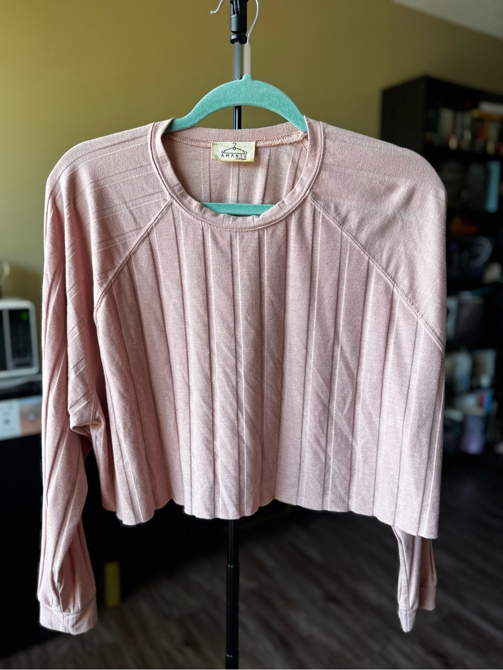 Amante Blush-Rose Ribbed Crewneck Pullover